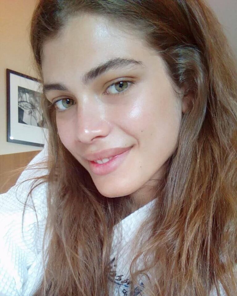 Valentina Sampaio Before Surgery Green Record 5223