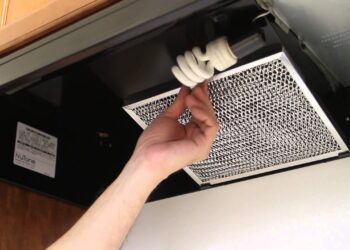 A Proper Direction to Change a Range Hood Filter