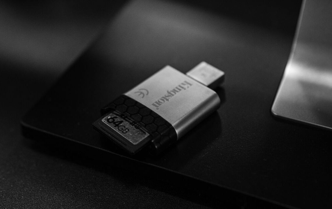 format a USB flash drive