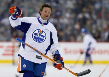 Ice Legends: The Greatest Hockey Players Ranked by Statistics