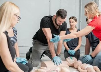 How to be prepared with first aid training courses for high-risk environments