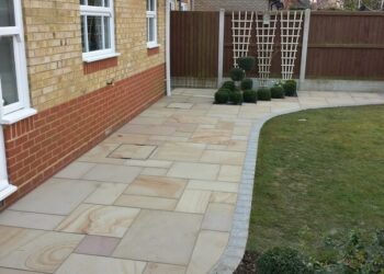 Benefits of Riven Paving for Your Garden