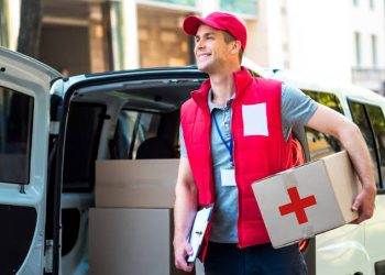 Behind the Scenes of Healthcare Logistics: The Critical Role of Dedicated Medical Couriers